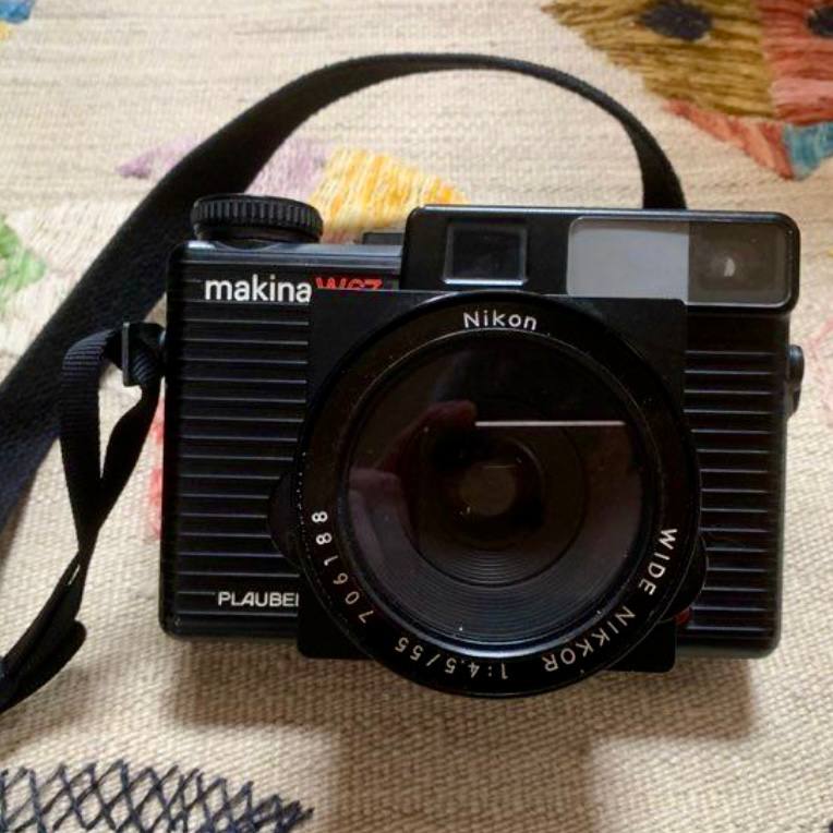 Appareil photographique moyen format 6×7 à objectif fixe