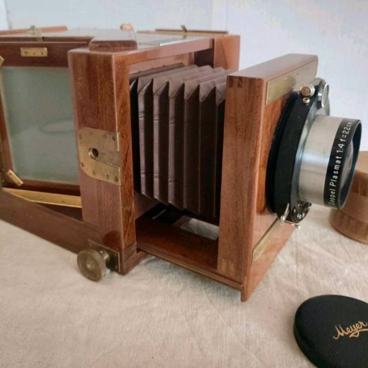 Appareil photographique ancien à procédé trichrome avec accessoires