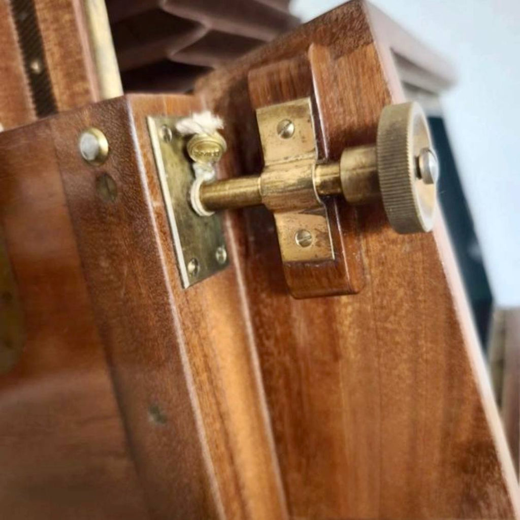 Appareil photographique ancien à procédé trichrome avec accessoires