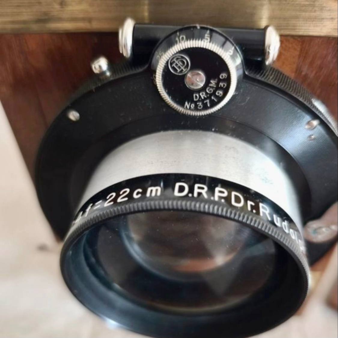 Appareil photographique ancien à procédé trichrome avec accessoires