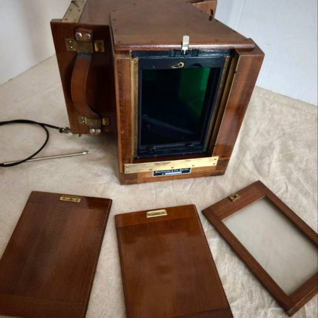Appareil photographique ancien à procédé trichrome avec accessoires