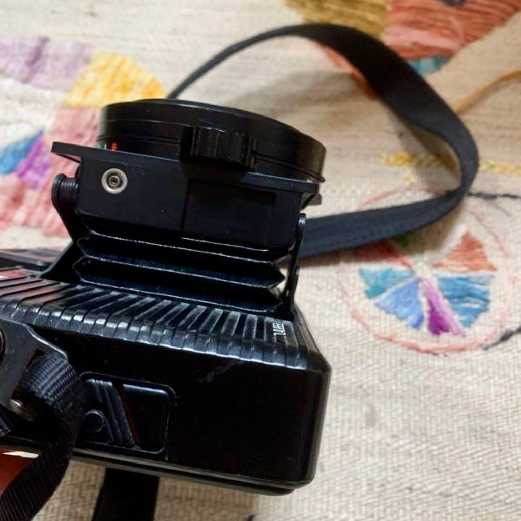 Appareil photographique moyen format 6×7 à objectif fixe