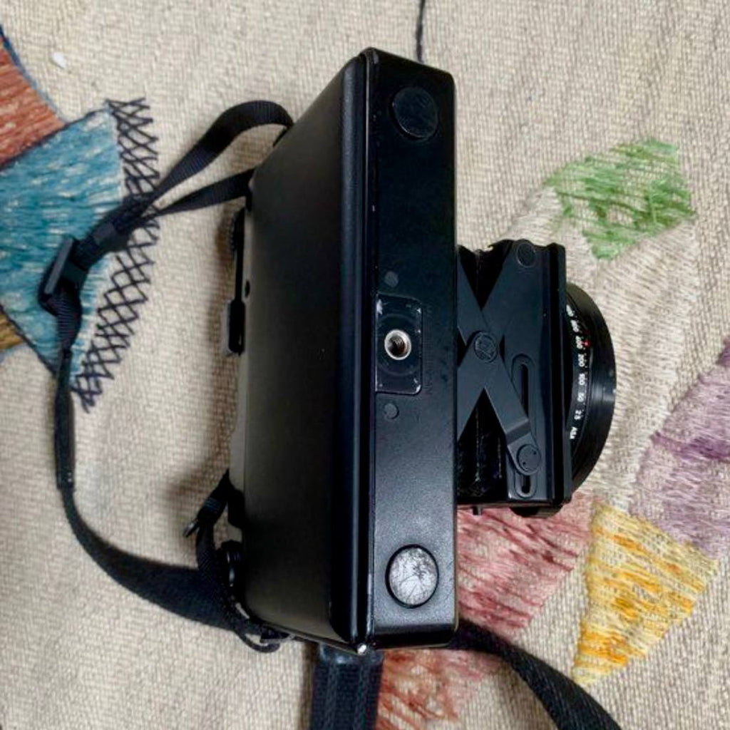 Appareil photographique moyen format 6×7 à objectif fixe